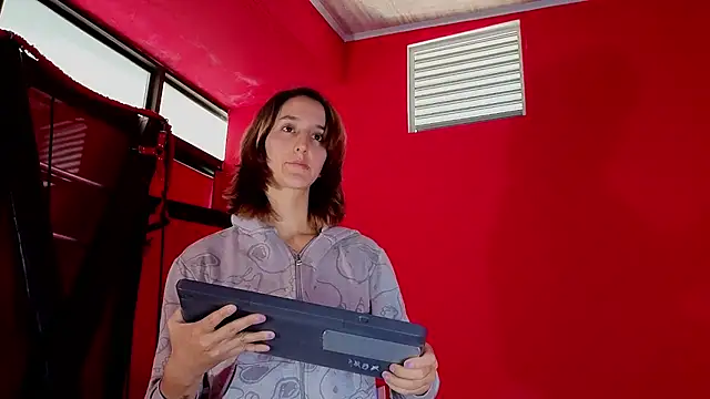Ambar Roux  online show from May 2026 01:27:02 PM