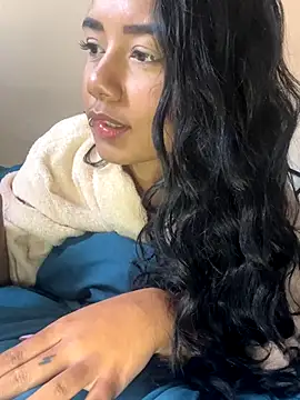 Snapshot of _Luana chatting on December 2024 12:51:02 PM Luana online show from December 2024 12:51:02 PM