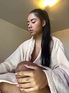 Snapshot of _Luana chatting on December 2024 11:55:02 AM Luana online show from December 2024 11:55:02 AM