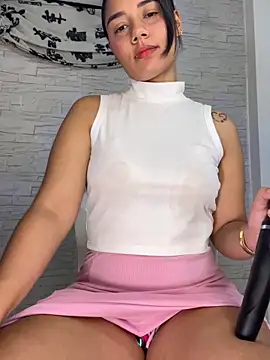  Luana online show from May 2026 01:00:01 AM