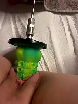 luisa1 online show from October 2025 06:37:01 PM