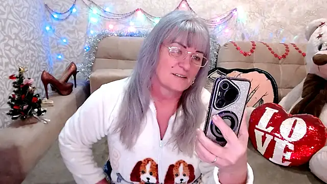 Snapshot of SiberiabBerry chatting on December 2025 02:00:02 PM SiberiabBerry online show from December 2025 02:00:02 PM