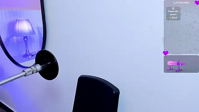 klhoe boobs online show from December 2025 04:06:02 AM