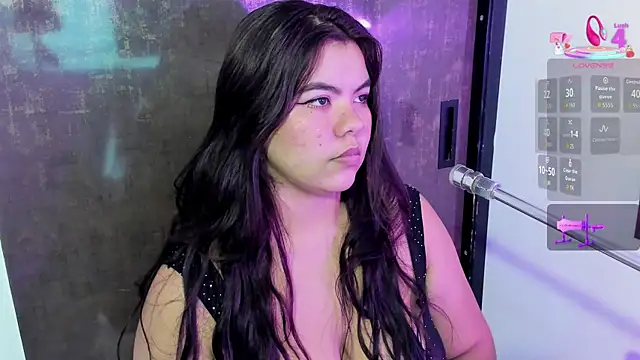 klhoe boobs online show from April 2026 04:16:01 AM