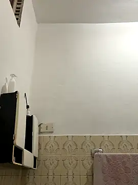 Snapshot of Miky_21 chatting on November 2025 01:28:01 AM Miky 21 online show from November 2025 01:28:01 AM