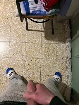 Snapshot of Miky_21 chatting on April 2026 06:19:01 PM Miky 21 online show from April 2026 06:19:01 PM