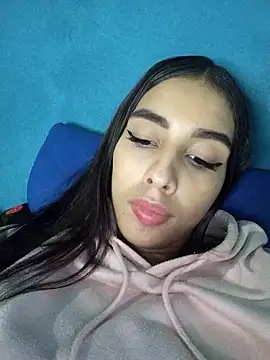 Snapshot of Dayana102 chatting on December 2024 08:44:01 PM Dayana102 online show from December 2024 08:44:01 PM