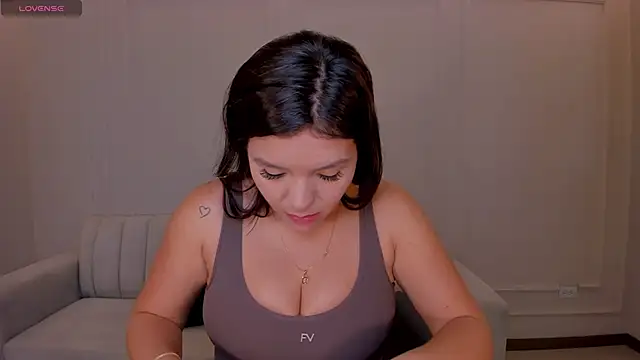 ValeriaRoldanX online show from June 2026 11:42:02 AM