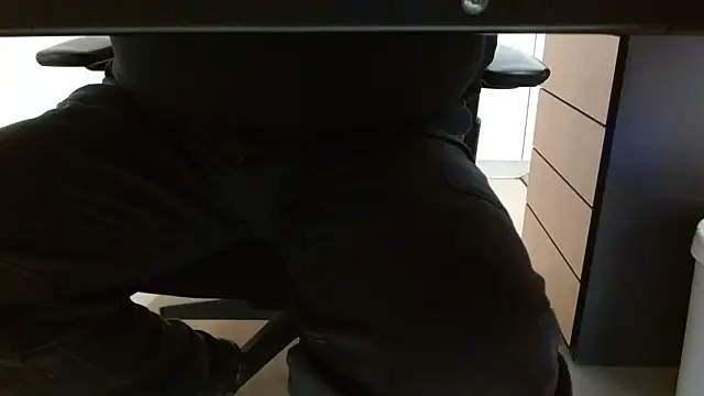 Snapshot of lovewalknaked chatting on November 2025 03:24:02 PM lovewalknaked online show from November 2025 03:24:02 PM