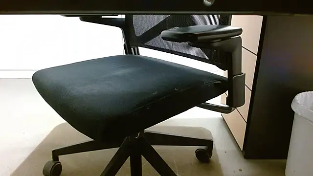 Snapshot of lovewalknaked chatting on December 2025 04:38:01 PM lovewalknaked online show from December 2025 04:38:01 PM