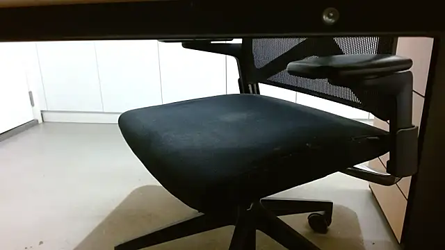 Snapshot of lovewalknaked chatting on December 2025 04:36:01 PM lovewalknaked online show from December 2025 04:36:01 PM