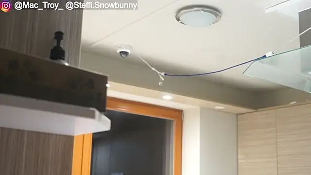 Snapshot of MacTroy chatting on October 2025 07:36:02 PM MacTroy online show from October 2025 07:36:02 PM