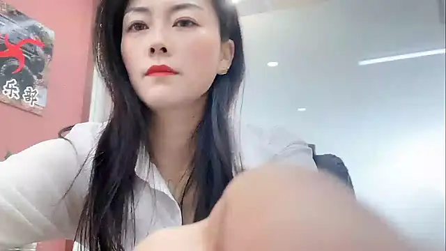 Snapshot of QianF-666 chatting on March 2026 02:05:02 AM QianF-666 online show from March 2026 02:05:02 AM