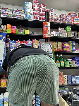 JuanZapata33 online show from September 2025 04:55:02 PM