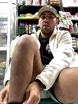 JuanZapata33 online show from October 2025 11:59:02 PM