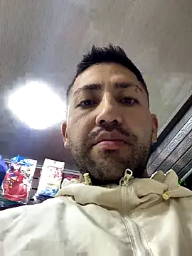 JuanZapata33 online show from November 2025 10:15:02 PM