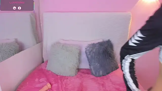 Hannie ws online show from March 2026 07:42:01 PM