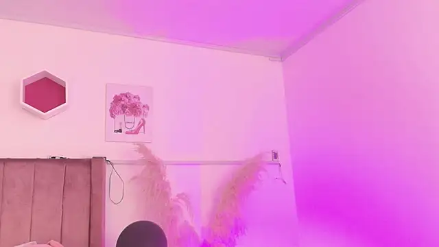 Snapshot of CamiloDoumit chatting on October 2025 05:35:02 AM CamiloDoumit online show from October 2025 05:35:02 AM