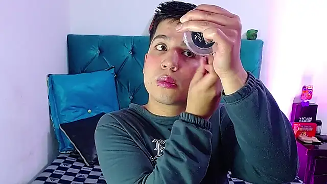 Snapshot of Randy_horny chatting on February 2025 08:18:01 PM Randy horny online show from February 2025 08:18:01 PM