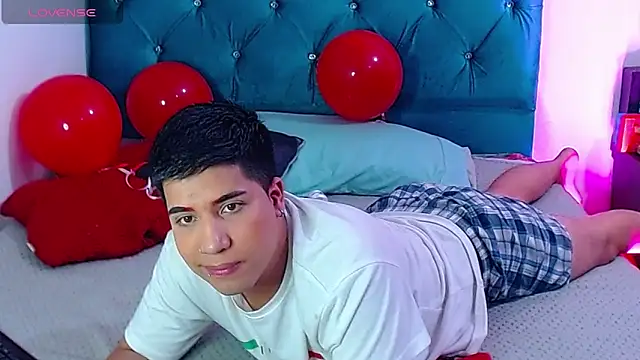 Snapshot of Randy_horny chatting on February 2025 01:21:01 AM Randy horny online show from February 2025 01:21:01 AM