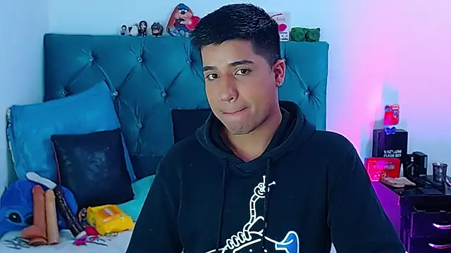 Snapshot of Randy_horny chatting on February 2025 08:53:02 PM Randy horny online show from February 2025 08:53:02 PM