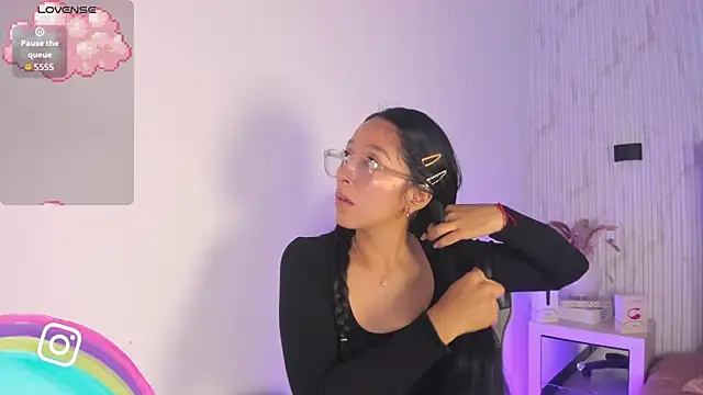 Snapshot of Valery_wang chatting on November 2025 12:04:02 PM Valery wang online show from November 2025 12:04:02 PM