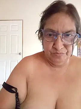 florecita69 online show from October 2025 02:49:01 PM