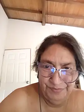 florecita69 online show from November 2025 03:12:02 PM