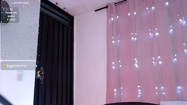 Snapshot of pamela_ chatting on January 2025 05:21:02 AM pamela online show from January 2025 05:21:02 AM