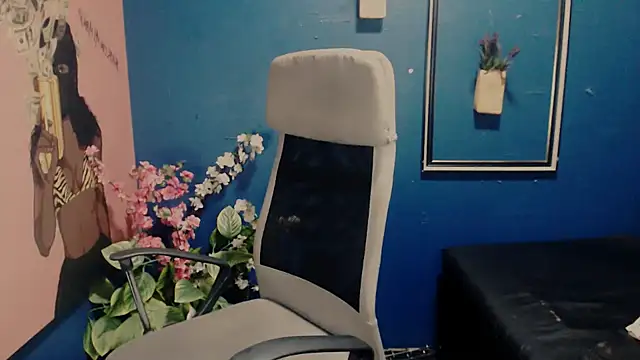 Snapshot of Littleindianmilf chatting on September 2025 09:58:02 AM Littleindianmilf online show from September 2025 09:58:02 AM