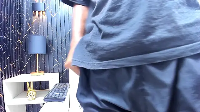 LarryCollin online show from March 2025 06:33:02 AM