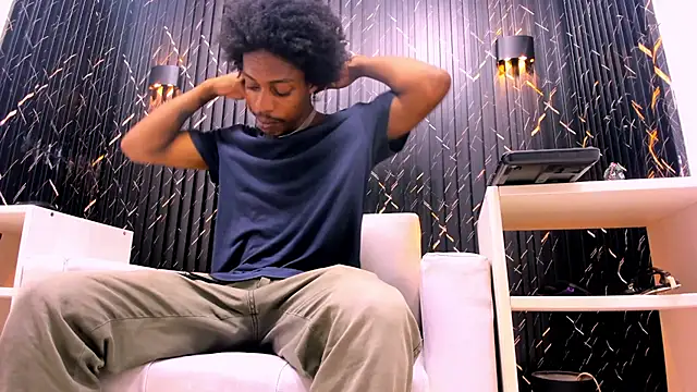 LarryCollin online show from October 2025 03:48:01 AM