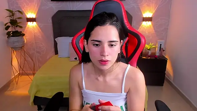 Snapshot of angelica_dymond chatting on February 2025 12:17:02 PM angelica dymond online show from February 2025 12:17:02 PM