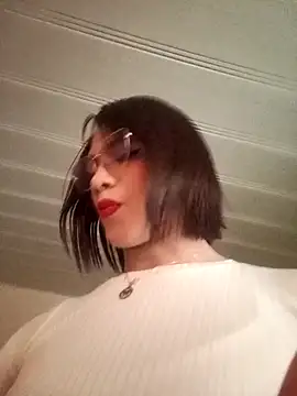 Snapshot of giuliana_andrade chatting on December 2024 02:02:01 PM giuliana andrade online show from December 2024 02:02:01 PM