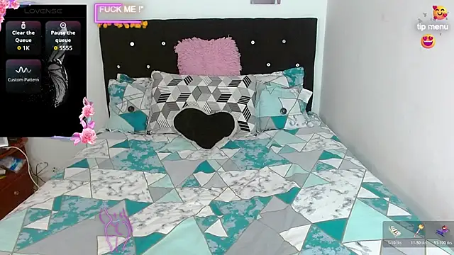 Snapshot of giuliana_andrade chatting on November 2025 02:13:01 AM giuliana andrade online show from November 2025 02:13:01 AM