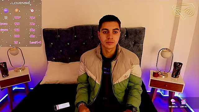 Amadeo Wild online show from December 2024 01:17:01 PM