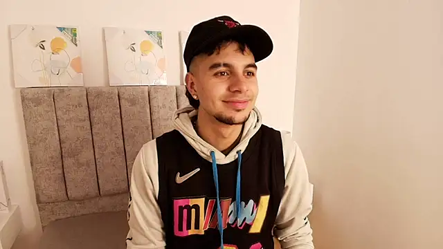 Amadeo Wild online show from January 2025 03:40:01 PM