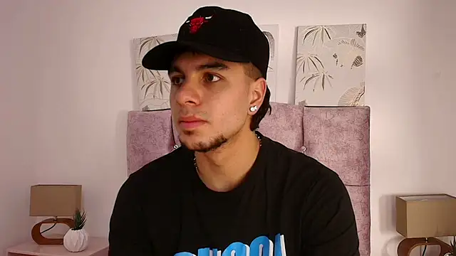 Amadeo Wild online show from February 2025 03:00:01 PM