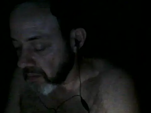 Snapshot of Leocesar37 chatting on September 2025 05:29:01 AM Leocesar37 online show from September 2025 05:29:01 AM