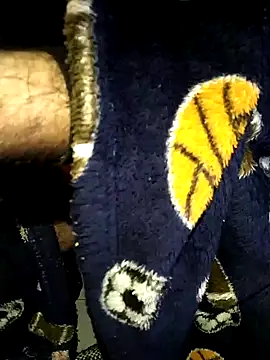 Snapshot of Leocesar37 chatting on November 2025 11:10:01 AM Leocesar37 online show from November 2025 11:10:01 AM