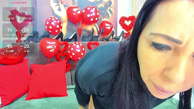 LauraSin online show from February 2026 04:41:01 AM