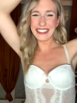 lola tentatiion online show from November 2025 08:09:01 PM