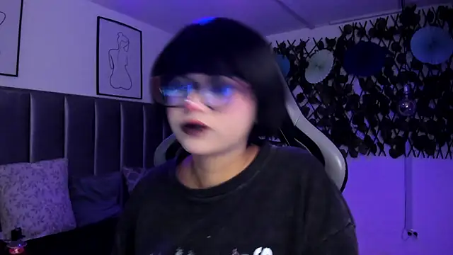 Kitty Gang online show from April 2026 01:53:02 AM