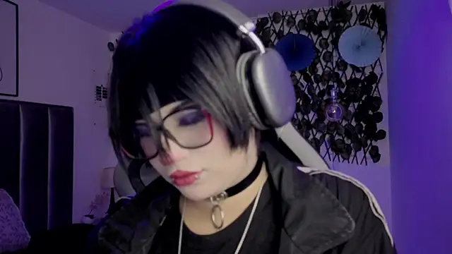 Kitty Gang online show from April 2026 01:23:02 AM