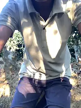 Snapshot of ShroveRising chatting on February 2026 10:19:02 AM ShroveRising online show from February 2026 10:19:02 AM