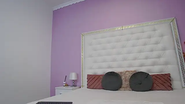 Lenna Paul online show from December 2025 04:51:01 AM