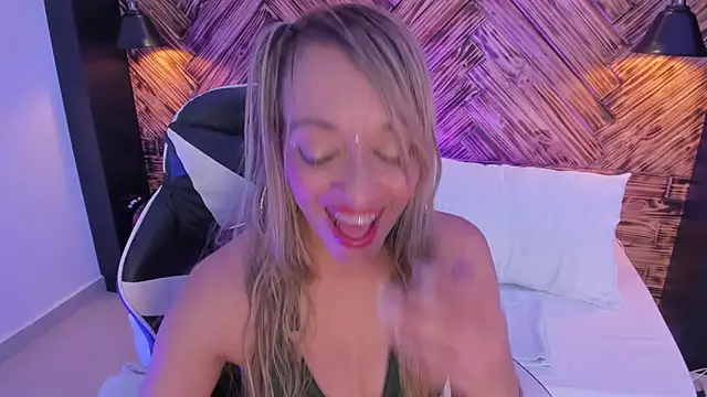 emma collson online show from November 2025 08:31:01 PM