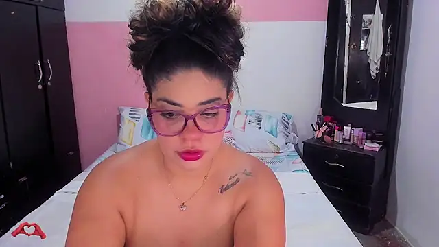 Snapshot of laris_park chatting on October 2025 11:12:02 PM laris park online show from October 2025 11:12:02 PM