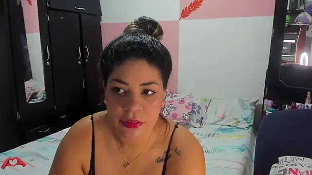 Snapshot of laris_park chatting on November 2025 06:31:02 PM laris park online show from November 2025 06:31:02 PM