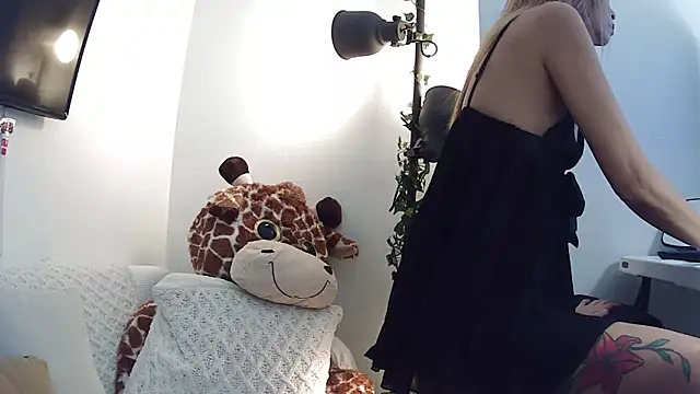 mysterymel online show from March 2025 05:22:01 PM